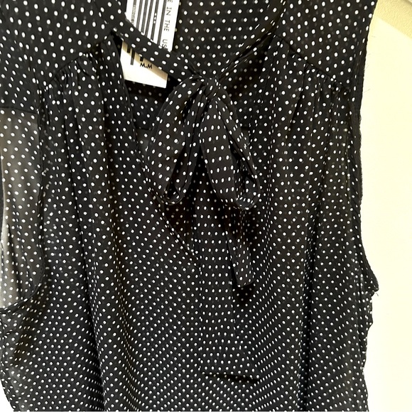 Free People ~ Sleeveless Flowy Black Polka Dot Tie-Bow Blouse in size Medium - Picture 7 of 10